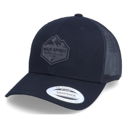 Wild Spirit - Svart trucker Caps - Charcoal Mountain Shape Patch Black Trucker @ Hatstore