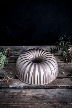 Heirol - Valettu alumiini leivinpannu Waterfall Heirol - Hopea - Kulhot & leivontakulhot - - Homeroom