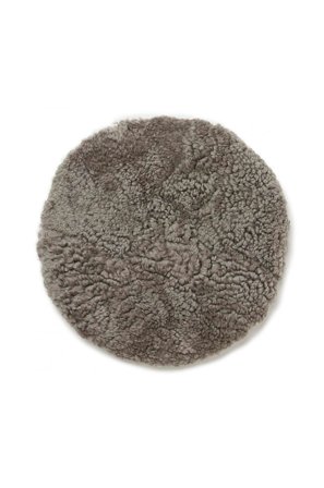 Skinnwille - Lampaannahkapehmuste Curly, pyöreä - Harmaa - Istuintyynyt & pehmusteet - - Homeroom