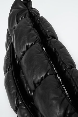 COS Pikowana Kopertówka „Pillow” Ze Skóry in Czarny