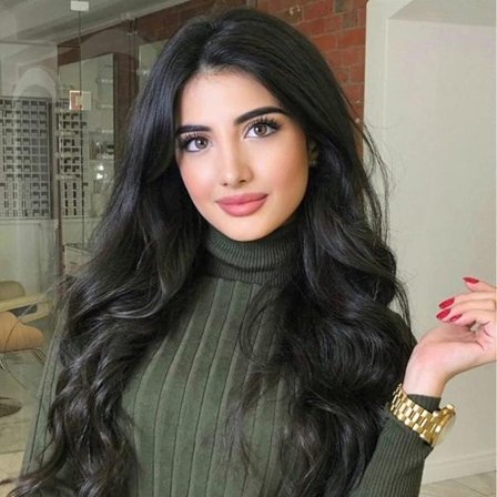 TG Sorte Parykker til Kvinder Lang Bølget Paryk Mellemskilning Paryk Sort Krøllet Paryk Syntetisk Varmebestandig Paryk Lang