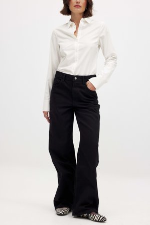 Lovisa Worge x NA-KD Gerade Jeans mit mittlerer Taille - Mid Waist Jeans - Schwarz - EU 32