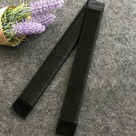 2 kpl. valkoisia hiustenmuotoiluvälineitä hiuspanta nutturan muotoilusetit hiukset