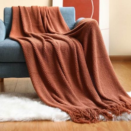 Strikkede tepper kompatible med sofa, soverom og kontor, teksturert fargeekte myk og varm dekorativ strikket pledd med frynser Mursteinsrød