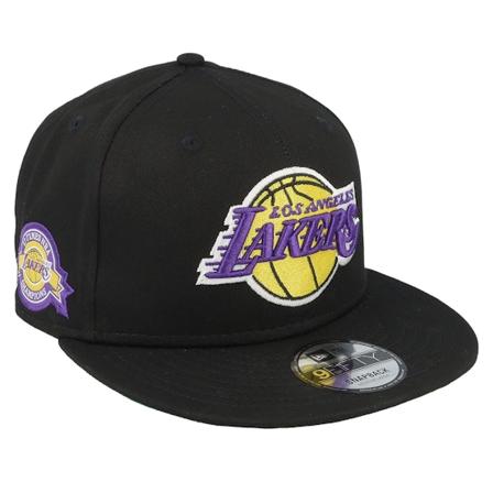 New Era - NBA Zwart snapback Cap - Los Angeles Lakers Team Side Patch 9FIFTY Black Snapback @ Hatstore