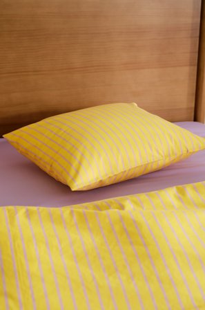 Jotex - Putetrekk Økologisk Sitrongul/lilla - SIMA - Kjøp Putevar hos Jotex