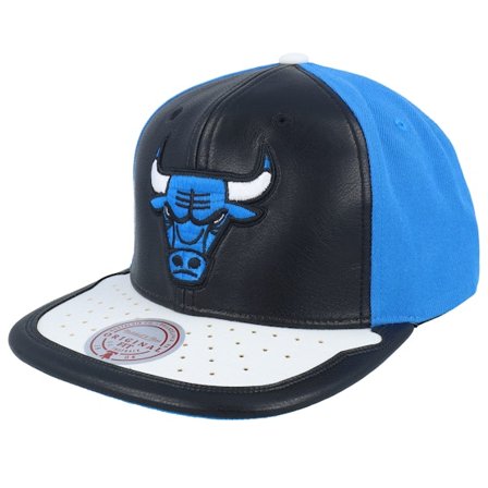 Mitchell & Ness - NBA Sort trucker Kasket - Chicago Bulls Day One Black/Royal/White Snapback @ Hatstore