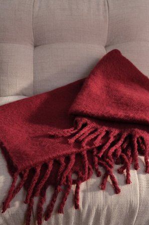 Jotex - Pledd 130x170 Cm Vinrød - SARA - Kjøp Pledd hos Jotex