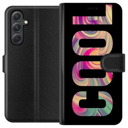 Kompatibel Tegnebogsetui til Samsung Samsung Galaxy A05s Modern typografisk kunst med ordet LOVE i flydende regnbuefarver mod sort baggrund, der skabe