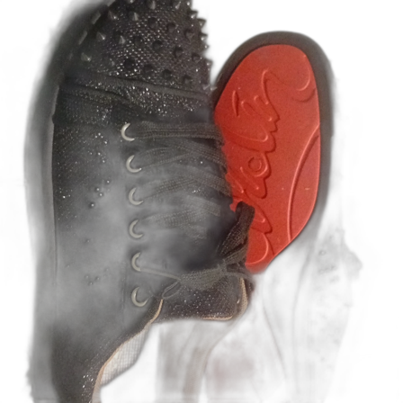 Svarta glittriga sneakers med nitar