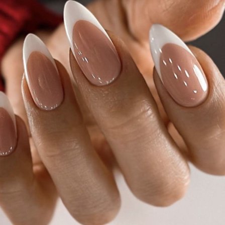 Almond Fake Nails tekokynsien painallus kynsille