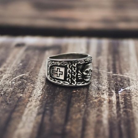Skull and Cross Ring i rustfritt stål med kjededetaljer