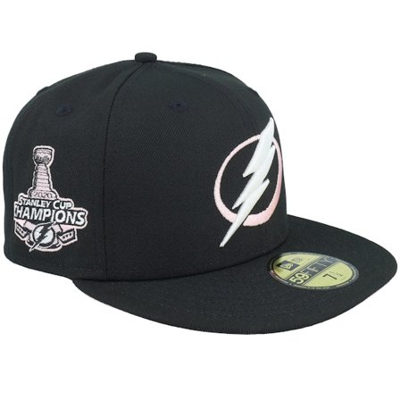 New Era - NHL Noir fitted Casquette - Tampa Bay Lightning Stanley Cup Champions 20 59FIFTY Black/Pink Fitted @ Hatstore