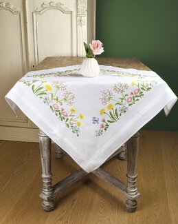 Stickpackung Tischdecke Wiesenblumen
