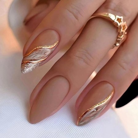 24 stk. brune press-on negler mandelform - korte falske vårnegler, franske negltupper med gullglitterdesign, full dekning, falske negler med lim