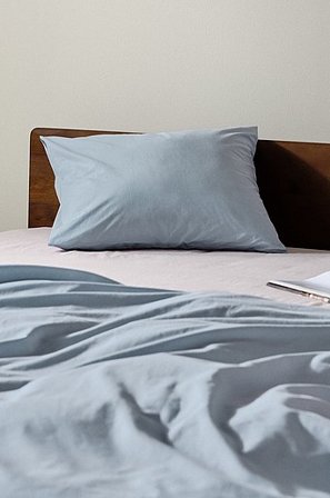Jotex - Percale Pudebetræk - Økologisk Støvblå - ZACK - Køb Pudebetræk hos Jotex
