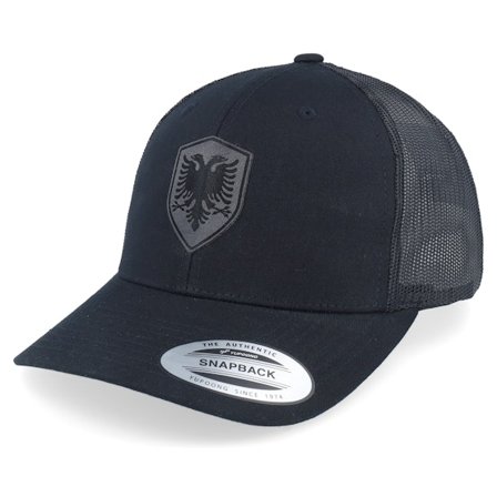 Iconic - Noir trucker Casquette - Albanian Eagle Shield Patch Black Trucker @ Hatstore