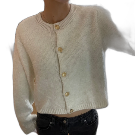 Vit stickad kofta med guldknappar