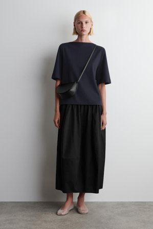 COS Skórzana Torebka Typu Crossbody in Czarny