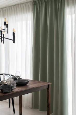 Hasta - Gardin Stilla 132x250 cm - Grøn - Gardinfag med rynkebånd - 132X250 - Fra Homeroom