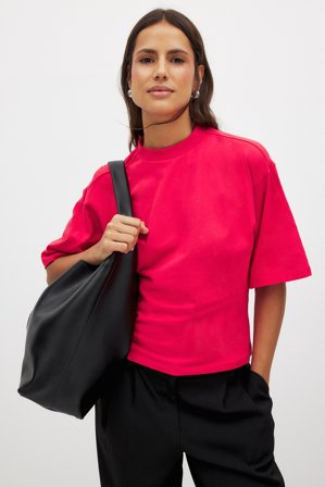 NA-KD Funnel Neck Shaped Cotton T-shirt - T-shirts - Rød - M