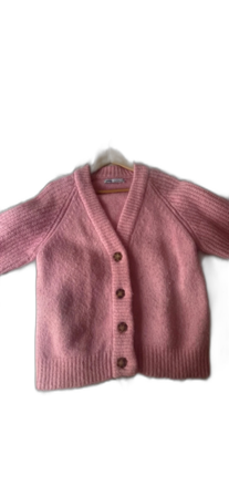 Rosa stickad kofta med knappar