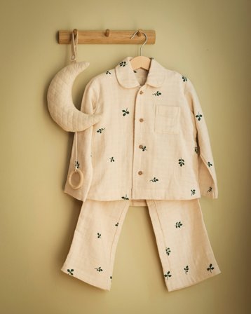 Pyjamas til børn (2-5 år) i åndbart materiale med funktionelle lommer