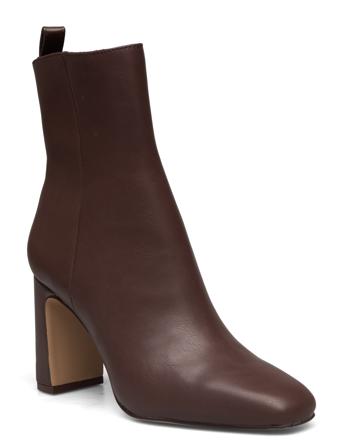 Adelisa Bootie Brown Steve Madden
