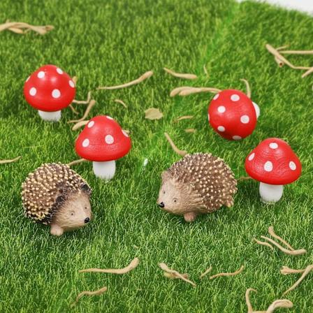 8 Pakke Miniatyr Fe Hage Tilbehør, 4 Miniatyr Harpiks Pinnsvin og 4 Tre Sopp, Fe Sopp Hage