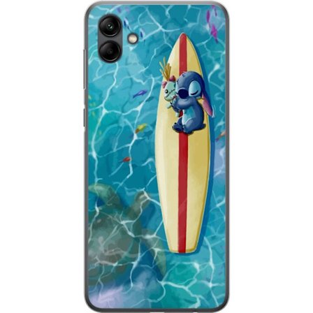 Kompatibel Mobilcover til Samsung Galaxy A05 Afslappende illustration af Stitch der hviler på et surfbræt i klart turkisfarvet vand