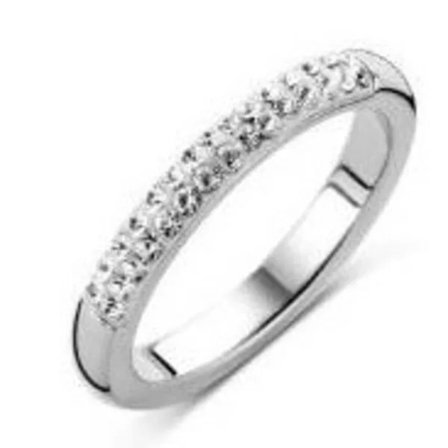 Victoria ring i silverfärg med vit sten