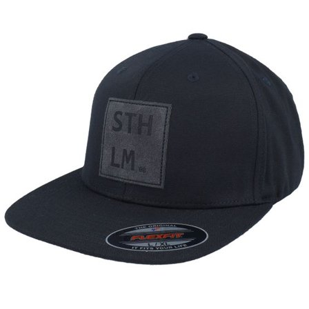 Iconic - Svart fitted Keps - Sthlm Chemical Formula Engraved Black Flat Brim Fitted @ Hatstore