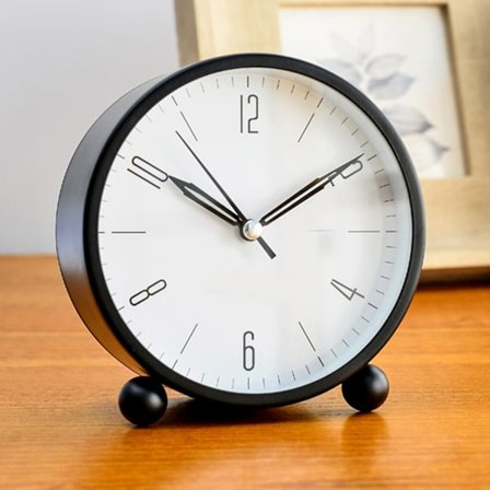 1 Förpackning Svart 4 Tums Ultra Tyst Tickfri Liten Klocka med Nattlampa