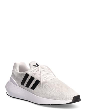 Swift Run 22 Shoes Låga Sneakers Creme Adidas Originals