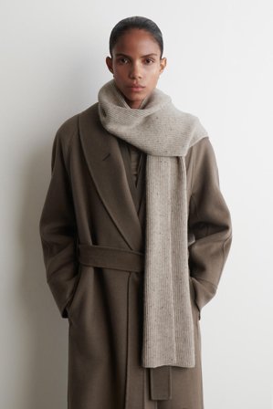 COS Women's Ribbed Wool Cashmere Scarf in Beige