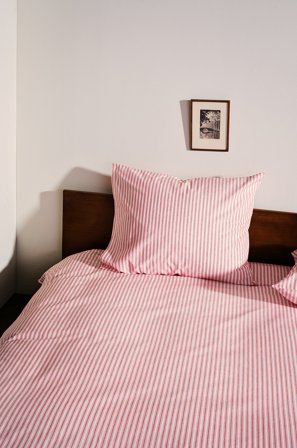 Jotex - Dynetrekk Økologisk Rød/hvit - ESSA - Kjøp Sengesett hos Jotex