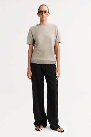 Soft Goat - Padded shoulder T-shirt - Women cashmere sweater - XL - Greige