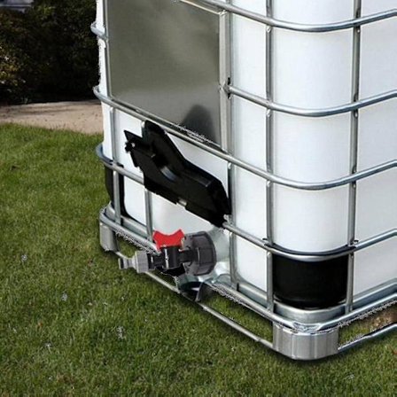 Helt ny 1000 liters IBC vandtank med S60x6 adapterventil og 3/4-Yvan (kun hane){F2}