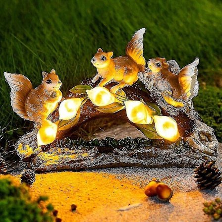 Vanntett Resin Ekornskulptur med LED-lys Hagedekor