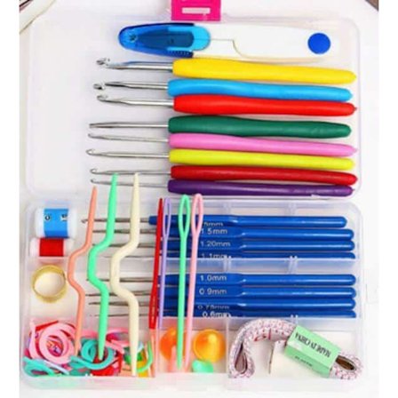 N107 - All in one set med 16 st. virkkrokar plus måttband, varvräknare etc.