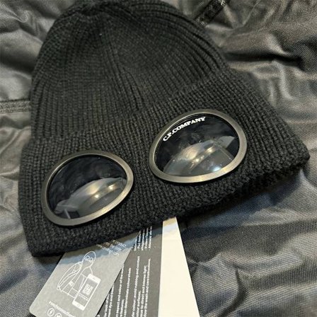 Vinterhue med indbyggede vindtætte briller, 2-i-1 strikhue til koldt vejr