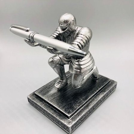 Knight Pen Holder Statue Pen Organizer Holder IRON