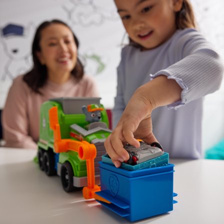 SPINMASTER PAW Patrol , Extragroßer Recycling-Truck mit Rocky Spielfigur und Verwandlungsfunktion (Deluxe Fahrzeug)