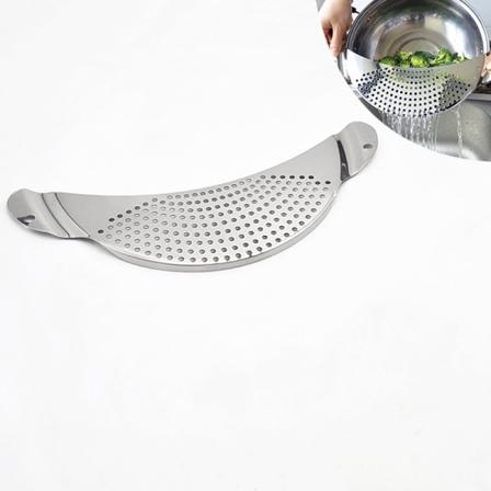 Puolikuun muotoinen kattilan valutusastian siiviläsuodatin S