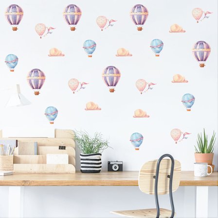 En uppsättning färgglada väggdekaler med varmluftsballonger för barnrum