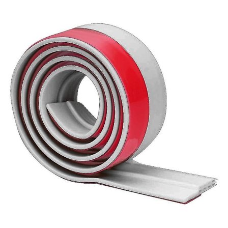 Dragskyddslist för dörr och ljudisolerande dörrtätning