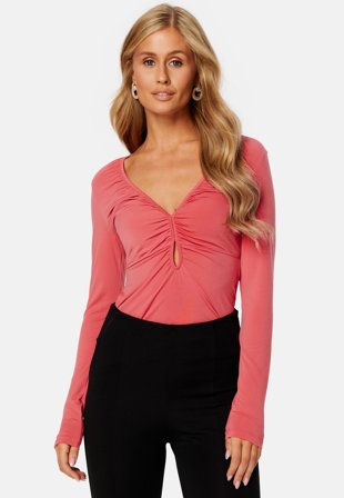 BUBBLEROOM Octavia cut out top Pink Klær