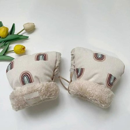 Vindtäta barnvagnshandskar - Vintervantar med tecknat tryck