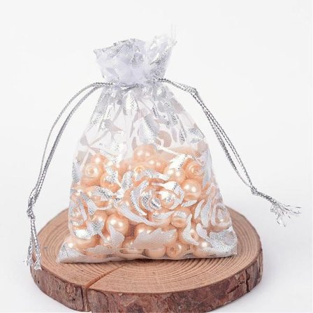 10 st. Organza påsar c.a 7x9 cm. Vita med Silver Rosor