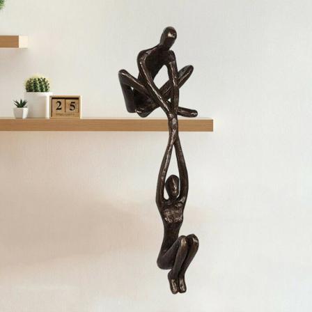 Par Statyett Man Drar Kvinnans Hand Älskare Skulptur Dekor